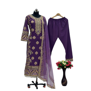 ชุดสตรีดีไซน์เนอร์พร้อมกางเกงด้านบน dupatta ที่มีลูกไม้แฟนซีและเลื่อม - Product Image 1