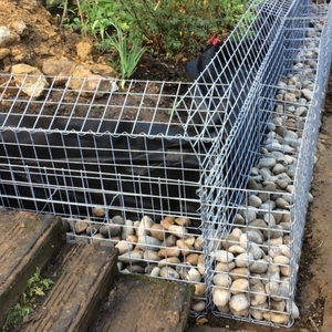 Fabrika doğrudan satış dayanıklı PVC Spiral <span class=keywords><strong>Gabion</strong></span> duvar kaynaklı <span class=keywords><strong>Gabion</strong></span> kafes kutu 50x50 uygulama - Product Image 6