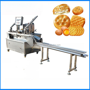 <span class=keywords><strong>Emporte</strong></span>-pièce industriel à la noix de coco Matcha <span class=keywords><strong>Confiture</strong></span> Fromage Beurre d'arachide Machine à biscuits sandwich ours - Product Image 4