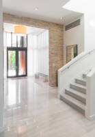 Escalier moderne intérieur CBMmart, norme australienne, double poutre, marches en marbre blanc, escalier en arc