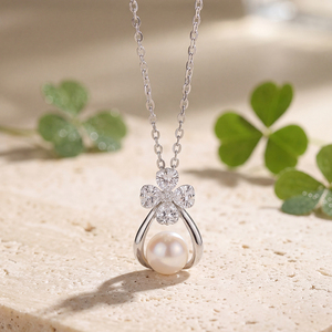 Collier en argent S925 avec perle d'eau douce, pendentif trèfle fleuri pavé de CZ, bijou élégant, cadeau pour femmes et filles - Product Image 4