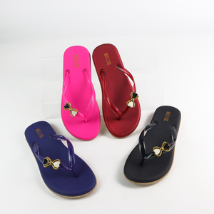 Vente en gros <span class=keywords><strong>d</strong></span>'usine de chaussures pour dames qualité supérieure pantoufles de salle de bain tongs pour femmes pantoufles - Product Image 1