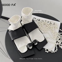 OEM 2024 Nouvelle Collection Printemps/Été Chaussettes en Coton Sans Couture pour Femmes Style Maison Margiela Chaussettes Unisexe Mi-Mollet à Deux Doigts