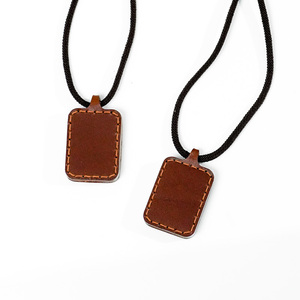 Collar Escapulario con Colgante de <span class=keywords><strong>Cristo</strong></span> y la Virgen María, Diseño Personalizable, Cadena de Cuero para Mujer - Product Image 2