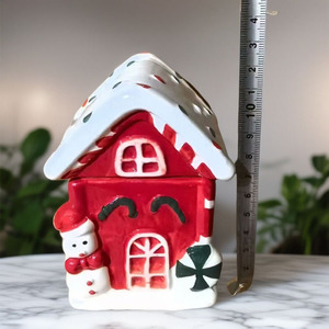 Casa de Nieve de Cerámica Creativa con Velas Blancas Puras, Decoración Navideña para el Hogar - Product Image 3