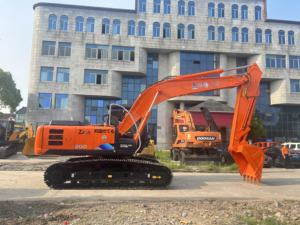 HITACHI รถขุดตีนตะขาบไฮดรอลิกดั้งเดิม ZX200 HITACHI รถขุดมือสอง - Product Image 4