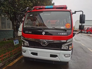 Camión de Bomberos DongFeng 4x2 con Espuma, Vehículo Contra Incendios con 5000L de Agua y Espuma - Product Image 3
