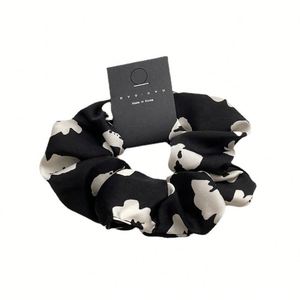 Chouchous en satin imprimé léopard surdimensionnés, grands élastiques soyeux pour cheveux, attaches de queue de cheval, accessoires de mariage de luxe en gros - Product Image 5