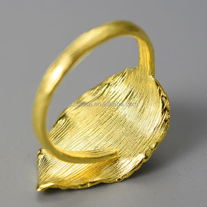 بيع بالجملة لوتس متعة صناعة يدوية من الفضة الإسترليني عيار 18 قيراط مطلية بالذهب على شكل ورقة شجر مع لؤلؤ خاتم قابل للتعديل للنساء مجوهرات راقية - Product Image 5