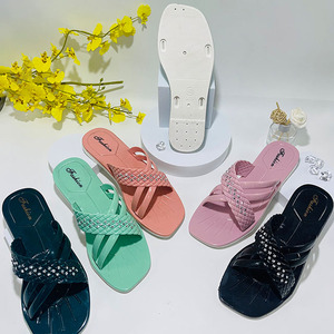 <span class=keywords><strong>Sandales</strong></span> plates d'été pour femmes, nouvelle collection, vente en gros, bonne qualité, chaussures de plage classiques pour femmes - Product Image 1