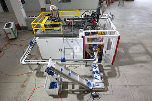 Équipement de moulage par extrusion-soufflage automatique, changement rapide de moule, faible bruit, adapté à la production de masse - Product Image 6