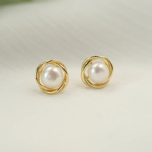 Orecchini floreali con perle finte da donna, stile coreano, minimalista, vintage, alla moda francese, accessorio gioiello. - Product Image 6