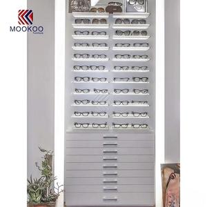 Bancone Espositivo per Occhiali in MDF di Alta Qualità con Rivestimento Verniciato Bianco - Product Image 1