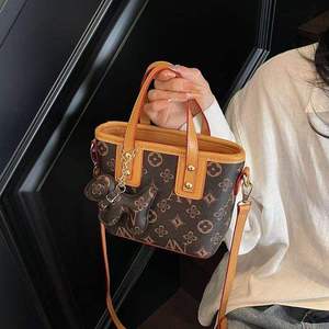 Nouveau Sac à Bandoulière de Luxe en Cuir PU 2025 avec Fermeture Éclair, Sac Fourre-Tout Rétro Tendance pour Femme, Grande Capacité - Product Image 2