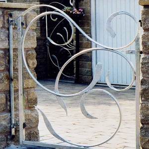 Puertas <span class=keywords><strong>de</strong></span> jardín dobles <span class=keywords><strong>de</strong></span> hierro forjado vintage con acabados <span class=keywords><strong>de</strong></span> estilo antiguo - Product Image 5