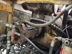 Pelle multifonction sur chenilles originale de la Corée Hyundai 210 à haut rendement en bon état en vente - Product Image 4