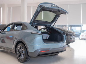 Nuovo SUV Elettrico <span class=keywords><strong>N</strong></span>/IO On/vo L60 2025 60kWh AWD di Medie Dimensioni, Veicolo <span class=keywords><strong>a</strong></span> Energia Pulita Disponibile in Stock - Product Image 3