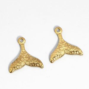 Breloques queue de baleine animal Accessoires de <span class=keywords><strong>fabrication</strong></span> de <span class=keywords><strong>bijoux</strong></span> en acier inoxydable PVD plaqué or 18 carats Pendentif queue de sirène <span class=keywords><strong>Grossiste</strong></span> - Product Image 3