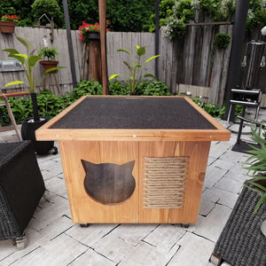 Kleines Hölzernes Versteckhaus für Katzen zum Verkauf - Product Image 1