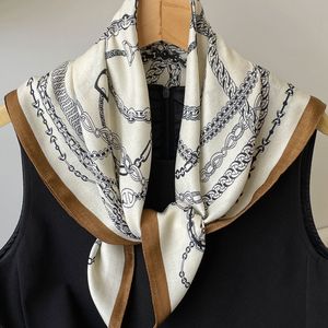 Pañuelo Cuadrado de Algodón y Lino con Diseño Espigado 68x68cm, Estampado de Cadena, Accesorio de Moda para el Cuello de Mujer - Product Image 1