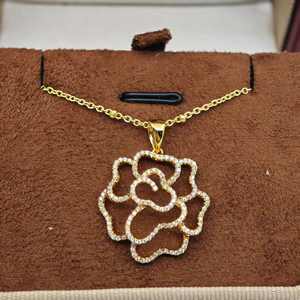 UM Jewelry - Collar con Colgante de Plata 925 con Circonita y Baño de Oro, Apto para Unisex/Hombres/Mujeres, Regalo para Uso Diario, Aniversario o Fiesta - Product Image 3