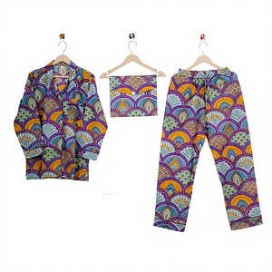 Conjunto de Pijama de Algodón 100% con Estampado Floral, Ropa de Dormir Hecha a Mano, Hermosa Ropa de Dormir para Mujer con Estampado a Bloque - Product Image 1