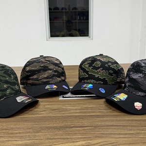 Casquettes de golf imperméables en gros, 5 panneaux, motif camouflage tigre, casquettes snapback perforées respirantes pour hommes - Product Image 1