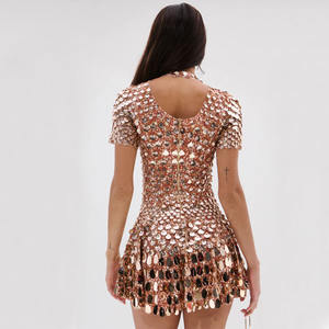 Abiti Casual <span class=keywords><strong>Mini</strong></span> Eleganti in Tessuto Elasticizzato Lavorato a Maglia con Maniche Corte Personalizzate, Paillettes Dorate a Conchiglia, Collo Alto, Vita Naturale e Orlo Arricciato - Product Image 5