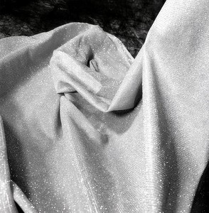 ผ้าเมทัลลิกสีเงินทองเงาสูงแบ<span class=keywords><strong>บ</strong></span>ยืดหยุ่น <span class=keywords><strong>ประกาย</strong></span>เลเซอร์ ลายท้องฟ้าเต็มดาว สำหรับชุดแต่งงาน/ชุดแฟชั่น - Product Image 6