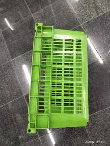 Domuz çiftliği için PP malzeme piglet cratet. Piglet tedavi arabası plastik sepet için 60L yeşil piglet kutusu - Product Image 3