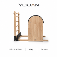 Baril d'escalier Pilates en bois de chêne pour studio commercial