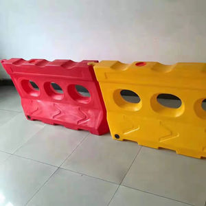 Barrière de sécurité en plastique de route mobile de chaussée barrière remplie d'eau diviser le trafic barrages routiers remplis d'eau pour la sécurité routière de la circulation - Product Image 1
