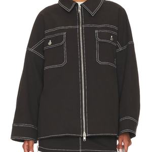 Chaqueta Negra de Mujer con Costuras en Contraste Blancas, Estilo Moderno y Personalizada por el Fabricante - Product Image 1