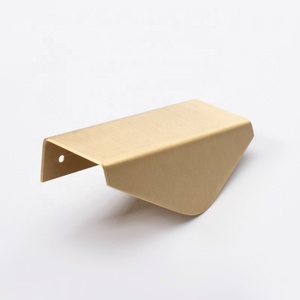 Işık lüks pirinç dolap kapı çeker çekmece kolları kavisli lake üçgen mobilya bakır kolu mutfak yatak odası için - Product Image 2