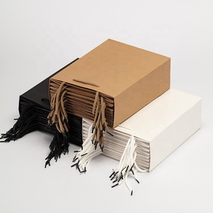 Bolsas de transporte de <span class=keywords><strong>Boutique</strong></span>, productos de marca personalizados, Bolsas de papel de embalaje de compras de regalo, recicladas, marrón, blanco y negro - Product Image 1