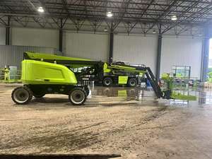 Plateforme de travail aérienne télescopique ZT34J à quatre roues motrices, état neuf, pour les ateliers de réparation de machines et les hôtels - Product Image 5