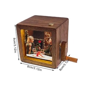 Custom Flip Book telaio a manovella <span class=keywords><strong>Album</strong></span> fotografico personalizzato illuminato <span class=keywords><strong>Album</strong></span> fotografico Mini libro in legno per coppia di donne e uomini - Product Image 6