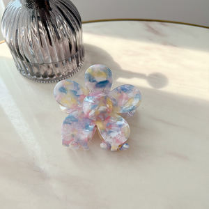 Vente en gros de serre-tête haut de gamme dégradé en fleur en acétate à la mode griffes de <span class=keywords><strong>cheveux</strong></span> florales brillantes pour femmes - Product Image 1