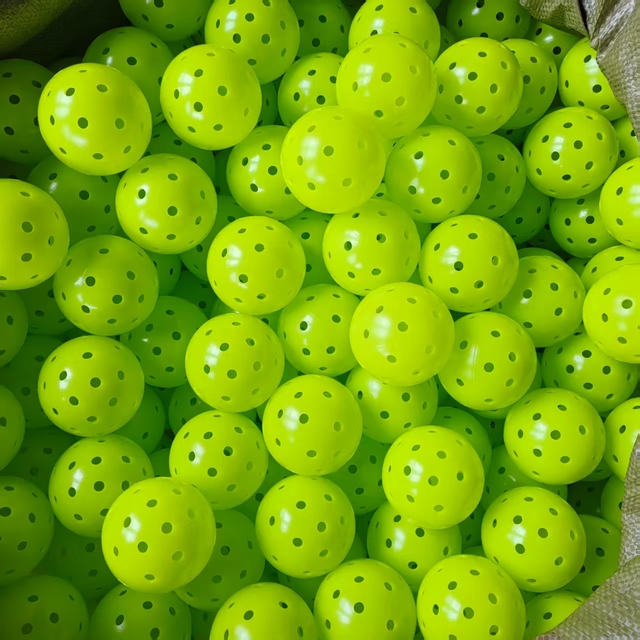 High Quality Outdoor Pickleball Ball Graphite Pickleball Racket Indoor Balls, USAPA Approved