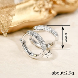 Boucles d'oreilles brillantes pour femmes, accessoires d'oreille pour un usage quotidien - Product Image 4