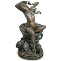 Figurine de sirène décorative en bronze assise sur une base en roche avec poisson, ornement de jardin, statue de table