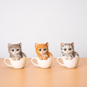 Juego de Figuras de Resina de Gatos en Taza de Té, 3 Piezas, Diseño de Animales Adorables, Decoración para el Hogar, Manualidades para Escritorio - Product Image 1