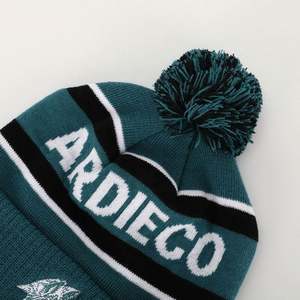 Gorro de Punto Jacquard de Invierno Unisex de Calidad Personalizada OEM, 100% Acrílico, con Puño Holgado, Estilo Hip Hop, Logotipo Bordado, Ajustable para Adultos - Product Image 3