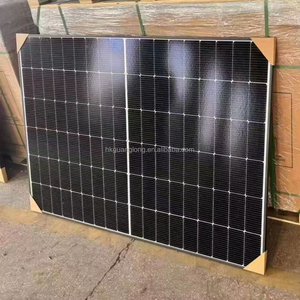 แผงโซลาร์เซลล์ 680W ประสิทธิภาพสูง เซลล์แบบโมโนคริสตัลไลน์ พร้อมกล่องกันน้ำและขั้วต่อ สำหรับหลังคาเชิงพาณิชย์ - Product Image 1