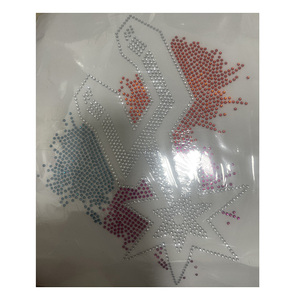 Vente en gros : Transfert thermocollant de strass Bling San Antonio Spurs pour T-shirt, tout ce que vous devez savoir, en stock - Product Image 4
