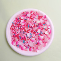 Mélange de pépites en argile polymère en forme de fleurs roses et pétales rose vif pour slime, gloss à lèvres, nail art, résine et artisanat