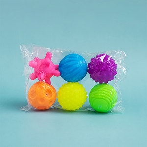 Venta al por mayor personalizado bebé mano agarrar pelota juguete niños 6P plástico suave esmalte baño táctil masaje bola sensorial - Product Image 3