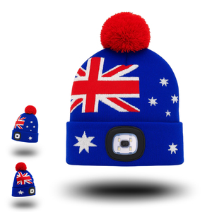 Berretto leggero con bandiera <span class=keywords><strong>Australia</strong></span> a LED con Pom Pom per la fornitura di fabbrica cappello in maglia con Logo personalizzato per l'inverno Outdoor OEM ODM LED <span class=keywords><strong>Beanie</strong></span> <span class=keywords><strong>Australia</strong></span> - Product Image 1