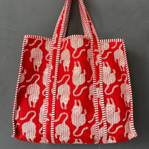 กระเป๋าผ้าฝ้ายลายควิลท์ งานแฮนด์เมดสไตล์อินเดีย พิมพ์ลายบล็อกแบบดั้งเดิม เหมาะสำหรับเดินทาง ช้อปปิ้ง สะพายไหล่ - Product Image 1