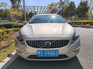 Voiture d'<span class=keywords><strong>occasion</strong></span> 2018 2019 2020 Volv-o <span class=keywords><strong>S60</strong></span> Berline B4 Traction avant <span class=keywords><strong>Essence</strong></span> 250PS L4 184kW/360 - Product Image 2